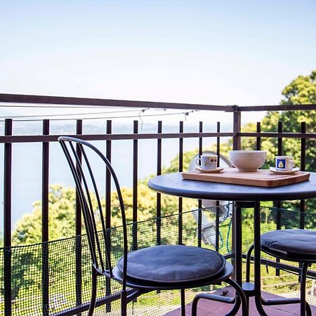Cloud 9 - Apartment With Stunning Lake View ベルジラーテ エクステリア 写真