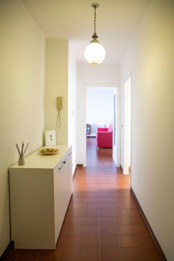 Cloud 9 - Apartment With Stunning Lake View ベルジラーテ エクステリア 写真
